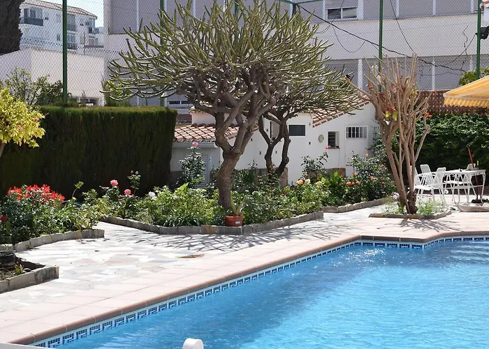 El Jardin Benerja Apartment